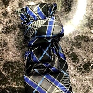 Roundtree & Yorke Blue and Silver Necklace NO BROOCH NO NECKLACE